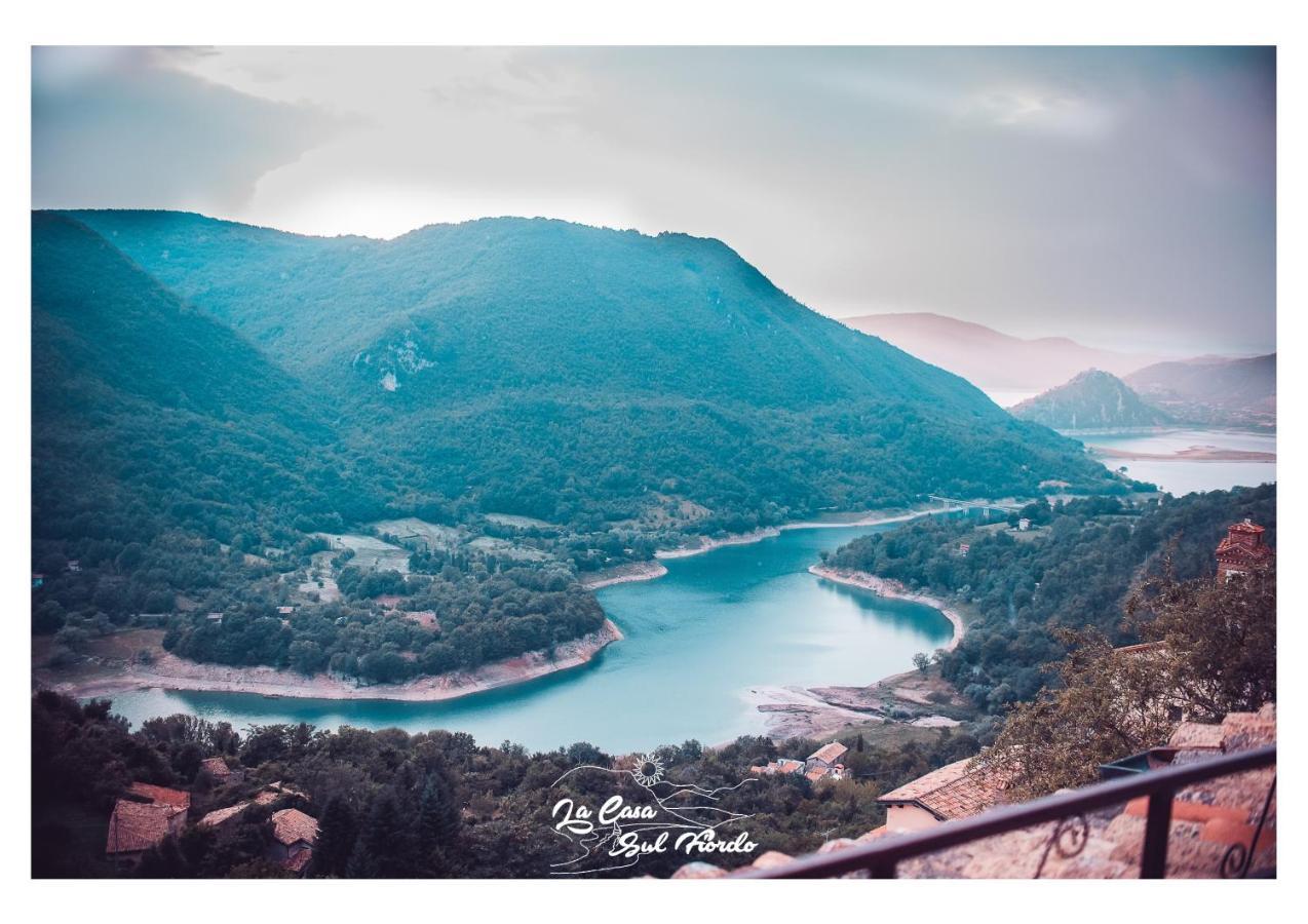 La Casa Sul Fiordo Lago Del Turano Paganico Sabino Bagian luar foto