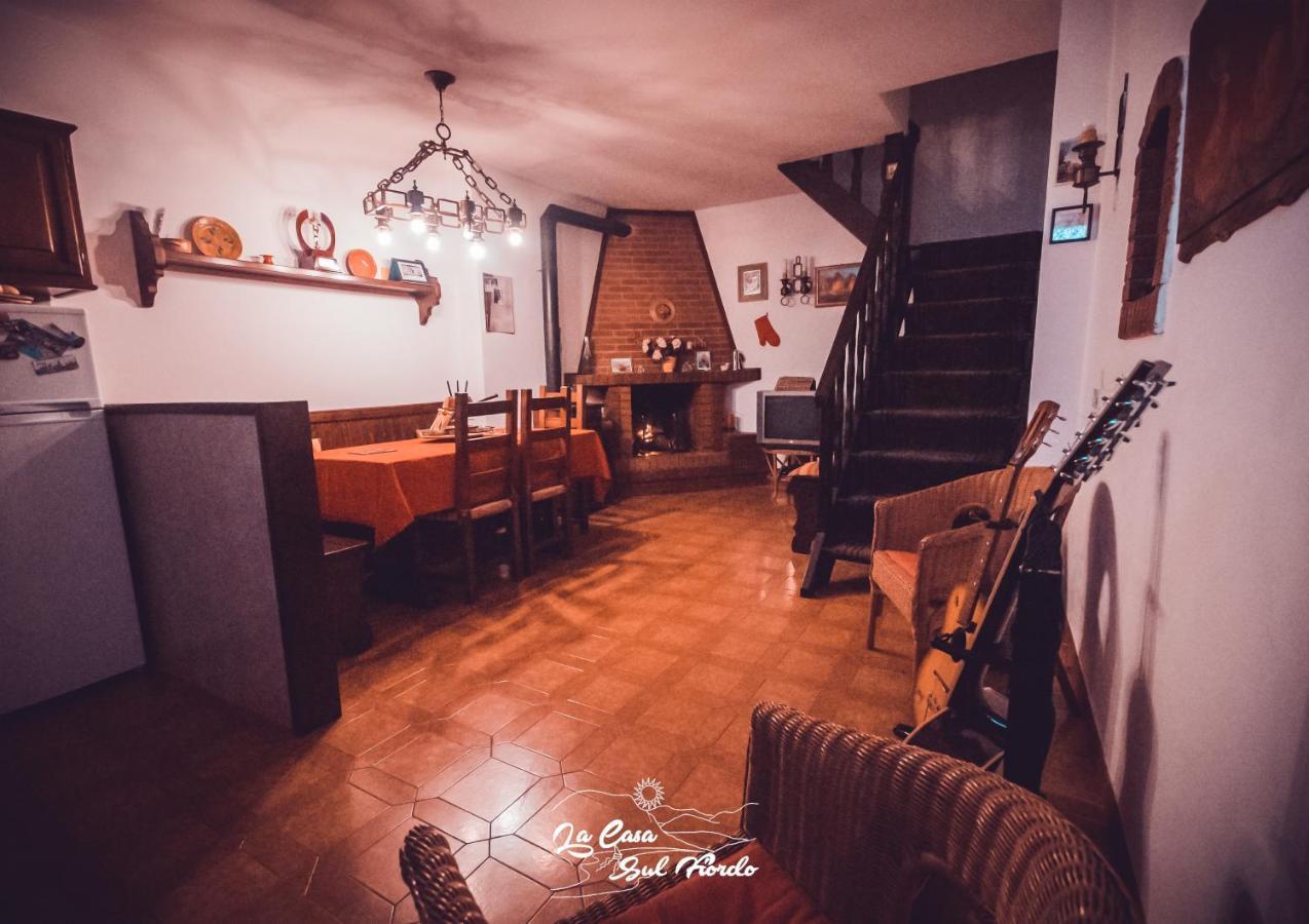 La Casa Sul Fiordo Lago Del Turano Paganico Sabino Bagian luar foto
